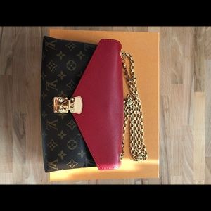 Louis Vuitton Pallas Gold Chain Handbag